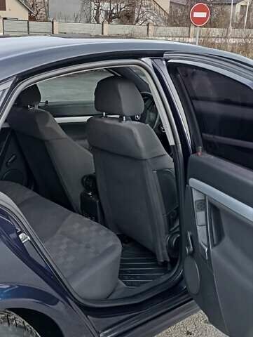 Синий Опель Вектра, объемом двигателя 1.8 л и пробегом 205 тыс. км за 3999 $, фото 5 на Automoto.ua