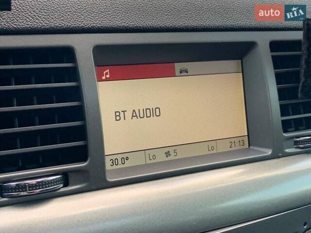 Синій Опель Вектра, об'ємом двигуна 2.79 л та пробігом 250 тис. км за 9290 $, фото 23 на Automoto.ua