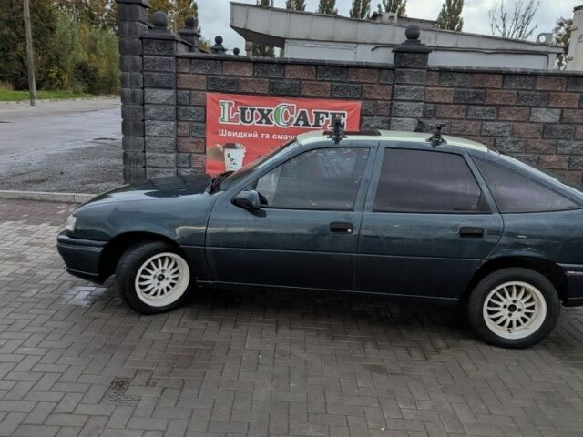 Опель Вектра 1994 в Ровно на Automoto.ua Зеленый Опель Вектра, объемом двигателя 2 л и пробегом 200 тыс. км за 2200 $, фото 9 на Automoto.ua