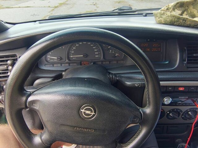 Опель Вектра 1996 в Львове на Automoto.ua Зеленый Опель Вектра, объемом двигателя 1.6 л и пробегом 225 тыс. км за 3300 $, фото 2 на Automoto.ua