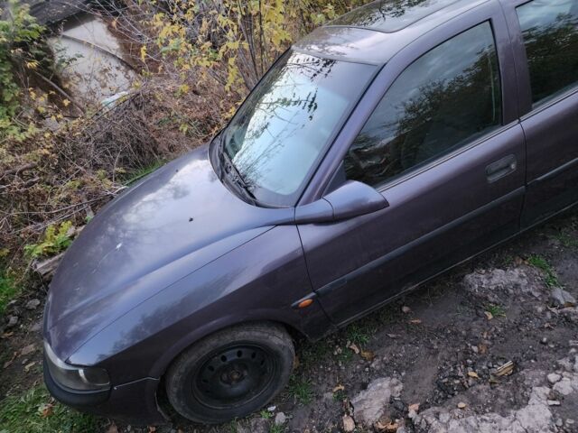 Опель Вектра 1996 у Кривому Розі на Automoto.ua Зелений Опель Вектра, об'ємом двигуна 0 л та пробігом 140 тис. км за 1000 $, фото 3 на Automoto.ua