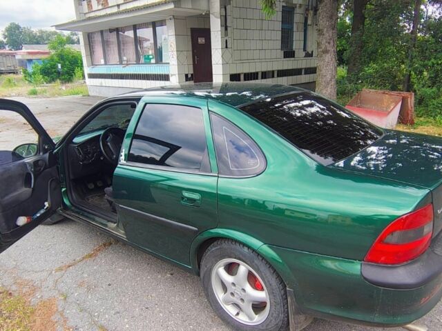 Опель Вектра 1996 в Львове на Automoto.ua Зеленый Опель Вектра, объемом двигателя 1.6 л и пробегом 225 тыс. км за 3300 $, фото 3 на Automoto.ua