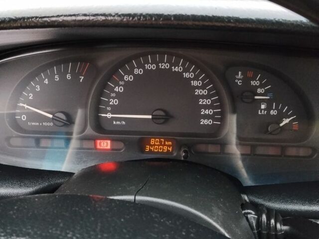 Зеленый Опель Вектра, объемом двигателя 2 л и пробегом 340 тыс. км за 2000 $, фото 11 на Automoto.ua