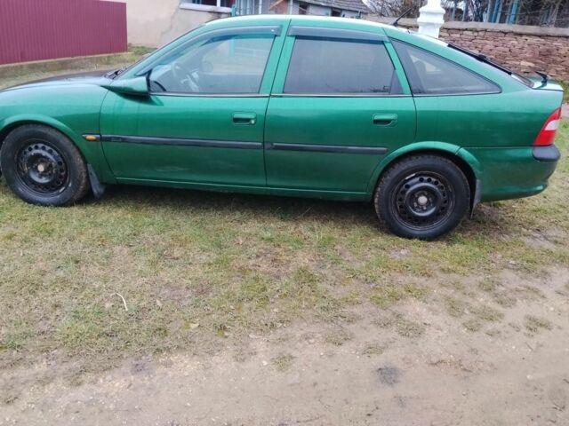 Зеленый Опель Вектра, объемом двигателя 2 л и пробегом 340 тыс. км за 2000 $, фото 13 на Automoto.ua