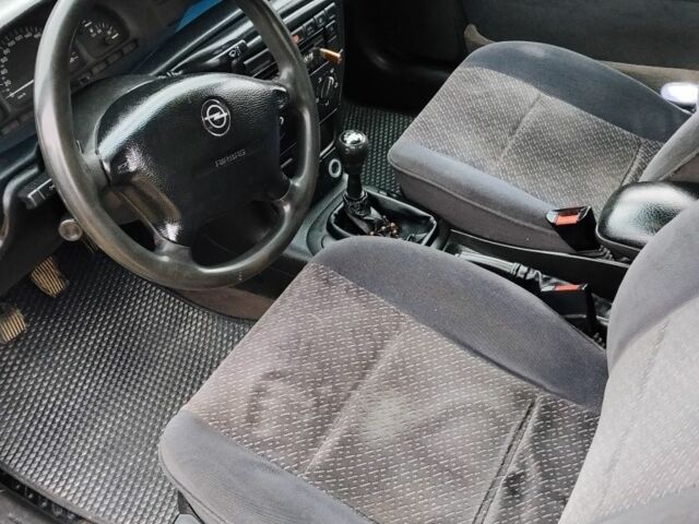 Зеленый Опель Вектра, объемом двигателя 2 л и пробегом 340 тыс. км за 2000 $, фото 7 на Automoto.ua