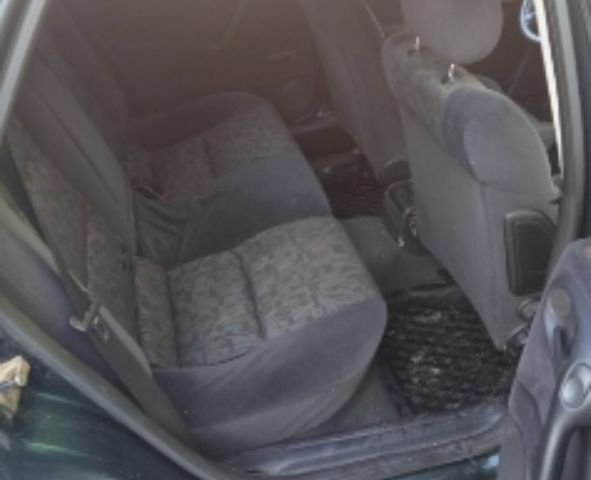Зелений Опель Вектра, об'ємом двигуна 1.6 л та пробігом 300 тис. км за 2161 $, фото 3 на Automoto.ua