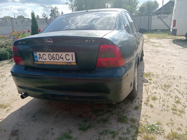 Зеленый Опель Вектра, объемом двигателя 1.6 л и пробегом 300 тыс. км за 1700 $, фото 5 на Automoto.ua