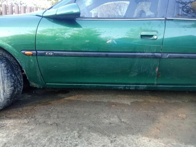 Зелений Опель Вектра, об'ємом двигуна 1.8 л та пробігом 250 тис. км за 1500 $, фото 3 на Automoto.ua