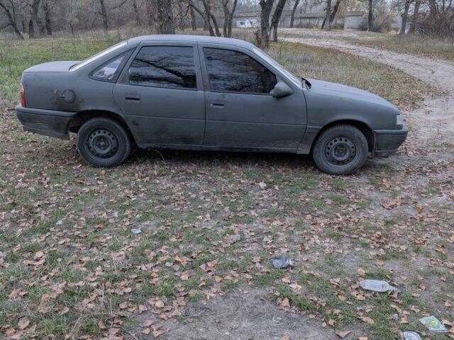 Зеленый Опель Вектра, объемом двигателя 2 л и пробегом 250 тыс. км за 715 $, фото 1 на Automoto.ua