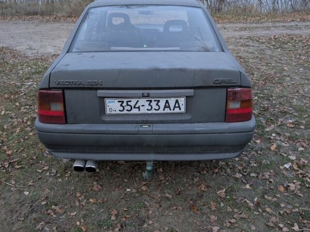 Зеленый Опель Вектра, объемом двигателя 2 л и пробегом 250 тыс. км за 715 $, фото 2 на Automoto.ua