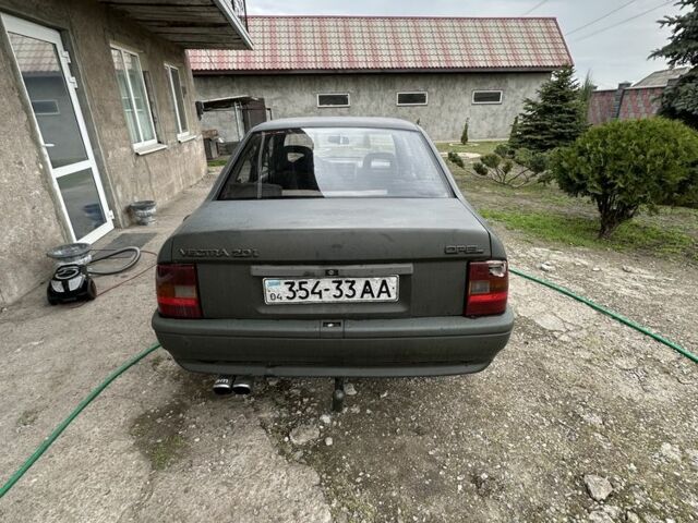 Зеленый Опель Вектра, объемом двигателя 2 л и пробегом 111 тыс. км за 960 $, фото 2 на Automoto.ua