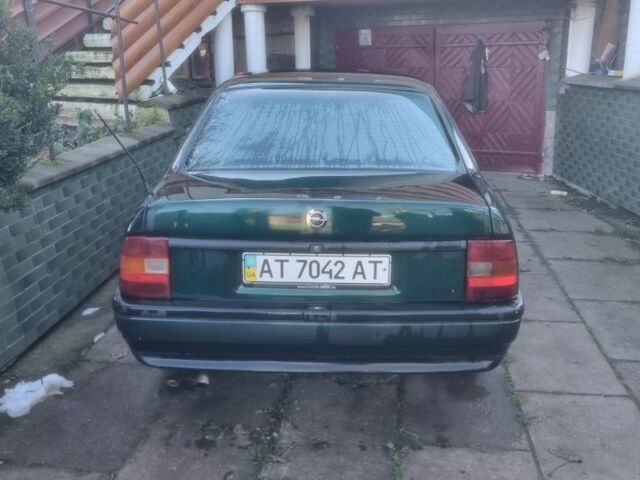 Зеленый Опель Вектра, объемом двигателя 1.4 л и пробегом 450 тыс. км за 1550 $, фото 1 на Automoto.ua