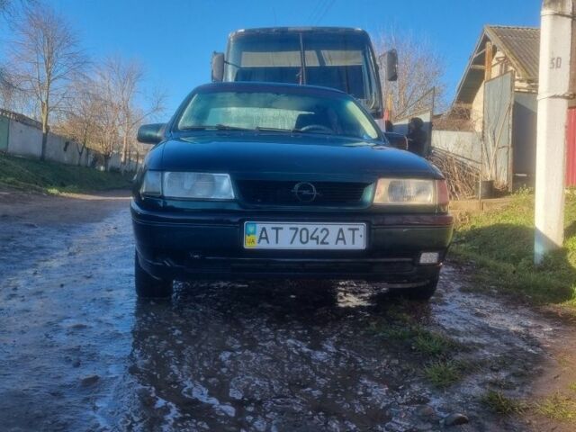 Зеленый Опель Вектра, объемом двигателя 1.4 л и пробегом 450 тыс. км за 1550 $, фото 7 на Automoto.ua