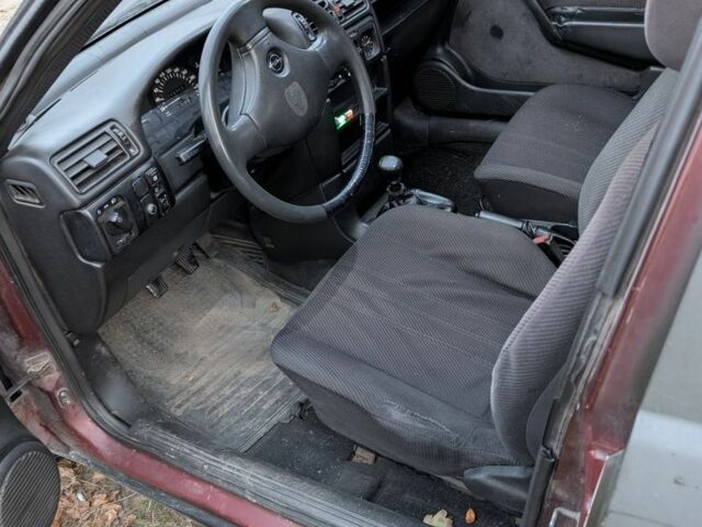 Зеленый Опель Вектра, объемом двигателя 2 л и пробегом 250 тыс. км за 715 $, фото 4 на Automoto.ua