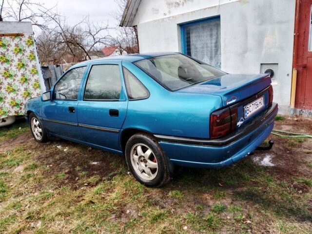 Зеленый Опель Вектра, объемом двигателя 2 л и пробегом 238 тыс. км за 1450 $, фото 7 на Automoto.ua