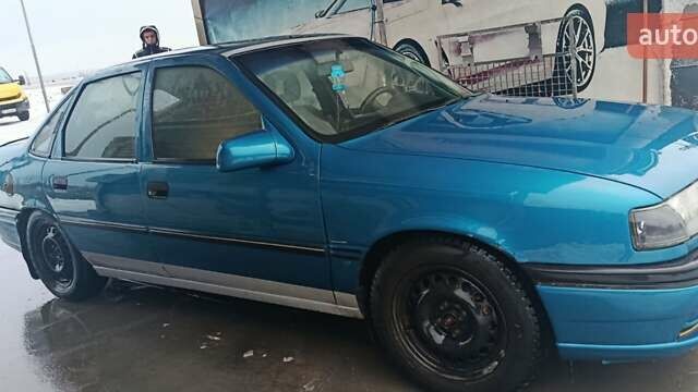 Зеленый Опель Вектра, объемом двигателя 2 л и пробегом 211 тыс. км за 1000 $, фото 3 на Automoto.ua