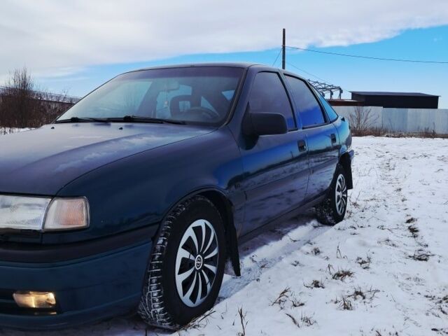 Зеленый Опель Вектра, объемом двигателя 2 л и пробегом 408 тыс. км за 1300 $, фото 3 на Automoto.ua