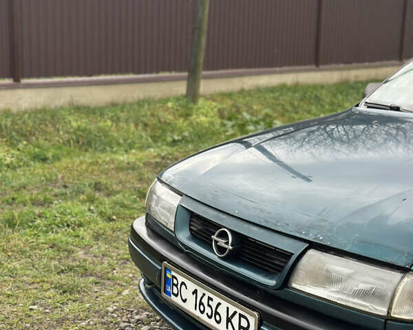 Зеленый Опель Вектра, объемом двигателя 1.8 л и пробегом 309 тыс. км за 999 $, фото 3 на Automoto.ua