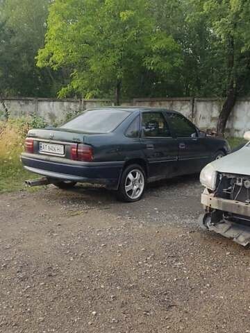 Зеленый Опель Вектра, объемом двигателя 2 л и пробегом 450 тыс. км за 1000 $, фото 1 на Automoto.ua