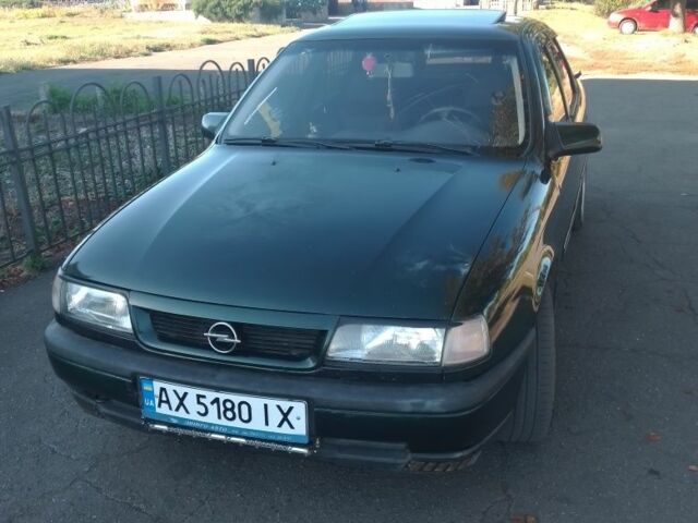 Зеленый Опель Вектра, объемом двигателя 2 л и пробегом 431 тыс. км за 2300 $, фото 4 на Automoto.ua