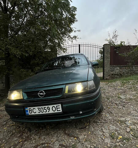 Зеленый Опель Вектра, объемом двигателя 1.8 л и пробегом 300 тыс. км за 1200 $, фото 2 на Automoto.ua