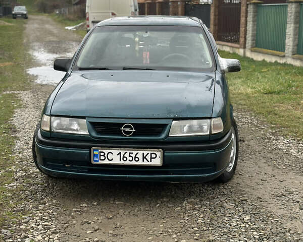 Зеленый Опель Вектра, объемом двигателя 1.8 л и пробегом 309 тыс. км за 999 $, фото 4 на Automoto.ua