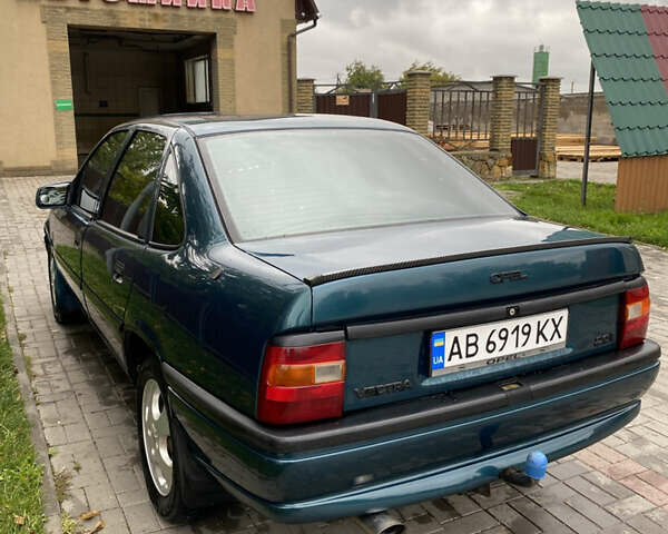 Зеленый Опель Вектра, объемом двигателя 2 л и пробегом 350 тыс. км за 2700 $, фото 5 на Automoto.ua