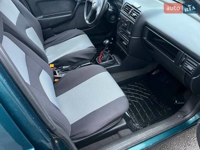 Зелений Опель Вектра, об'ємом двигуна 2 л та пробігом 221 тис. км за 2600 $, фото 13 на Automoto.ua