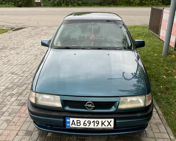 Зеленый Опель Вектра, объемом двигателя 2 л и пробегом 350 тыс. км за 2700 $, фото 1 на Automoto.ua