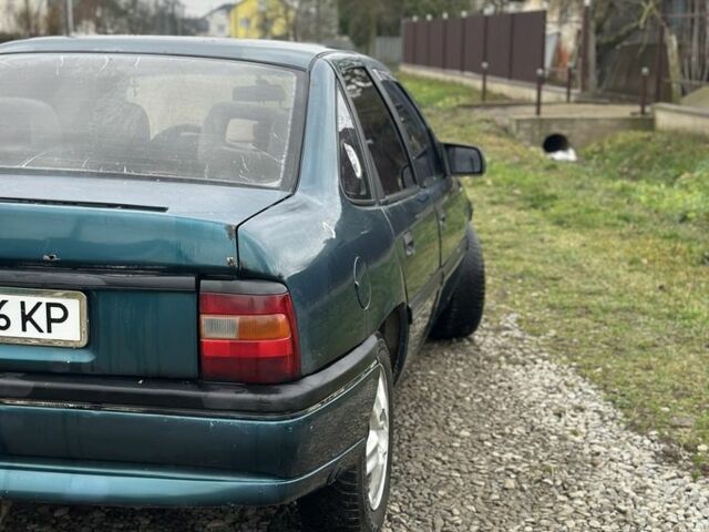 Зеленый Опель Вектра, объемом двигателя 1.8 л и пробегом 309 тыс. км за 999 $, фото 5 на Automoto.ua