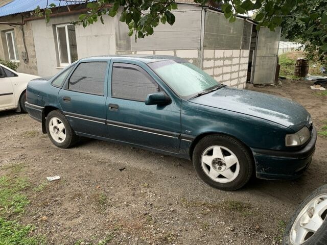 Зеленый Опель Вектра, объемом двигателя 1.8 л и пробегом 350 тыс. км за 1900 $, фото 2 на Automoto.ua