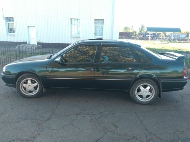 Зеленый Опель Вектра, объемом двигателя 2 л и пробегом 431 тыс. км за 2300 $, фото 5 на Automoto.ua