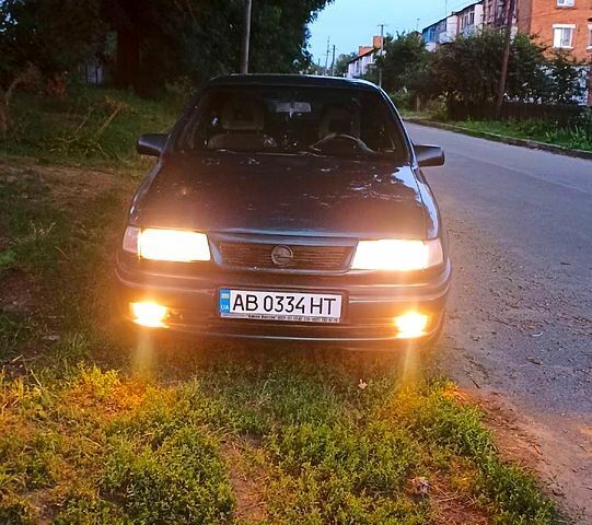 Зелений Опель Вектра, об'ємом двигуна 2 л та пробігом 420 тис. км за 2200 $, фото 7 на Automoto.ua