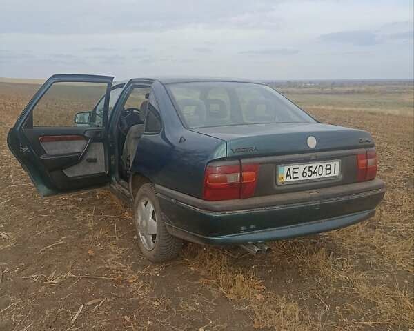 Зеленый Опель Вектра, объемом двигателя 2 л и пробегом 400 тыс. км за 1900 $, фото 3 на Automoto.ua