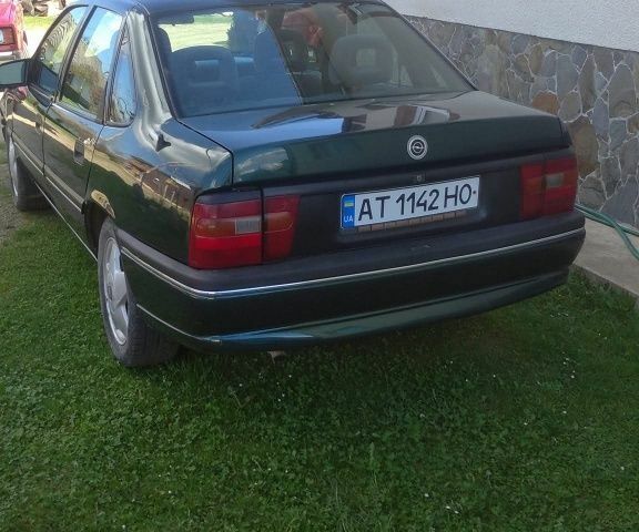 Зелений Опель Вектра, об'ємом двигуна 1.7 л та пробігом 2 тис. км за 2200 $, фото 1 на Automoto.ua