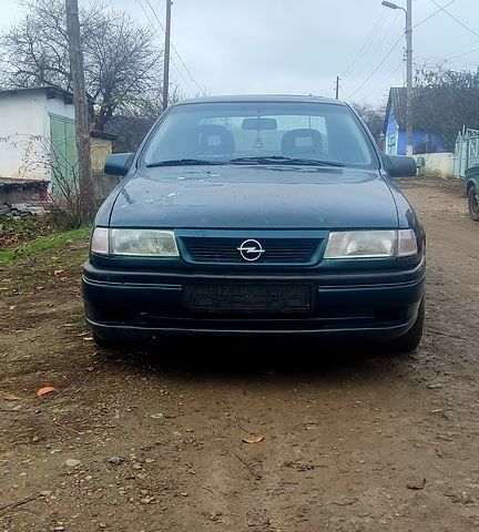 Зеленый Опель Вектра, объемом двигателя 2 л и пробегом 100 тыс. км за 1150 $, фото 5 на Automoto.ua