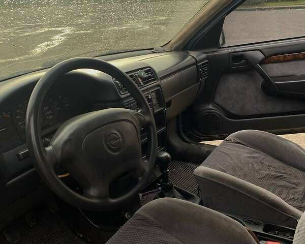 Зеленый Опель Вектра, объемом двигателя 0 л и пробегом 407 тыс. км за 1300 $, фото 5 на Automoto.ua