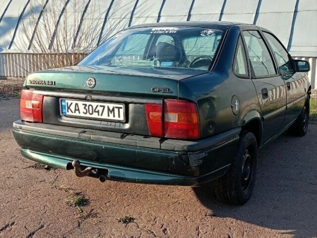 Зеленый Опель Вектра, объемом двигателя 1.6 л и пробегом 764 тыс. км за 750 $, фото 2 на Automoto.ua