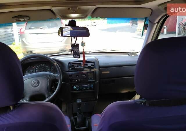 Зеленый Опель Вектра, объемом двигателя 1.6 л и пробегом 380 тыс. км за 1800 $, фото 13 на Automoto.ua