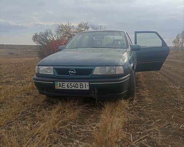 Зеленый Опель Вектра, объемом двигателя 2 л и пробегом 400 тыс. км за 1900 $, фото 2 на Automoto.ua