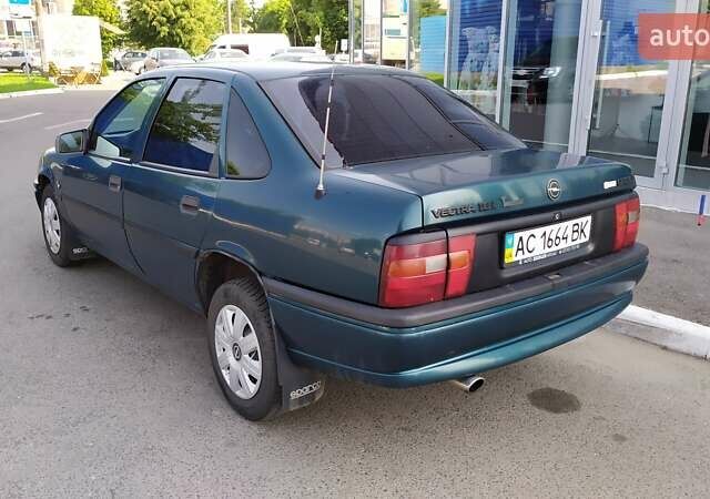 Зеленый Опель Вектра, объемом двигателя 1.6 л и пробегом 380 тыс. км за 1800 $, фото 2 на Automoto.ua