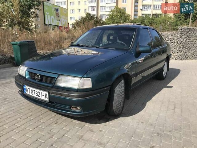 Зеленый Опель Вектра, объемом двигателя 2 л и пробегом 316 тыс. км за 1400 $, фото 2 на Automoto.ua