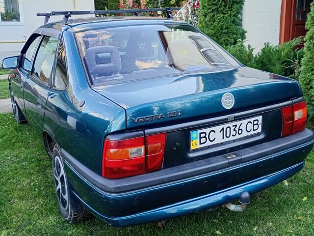 Зелений Опель Вектра, об'ємом двигуна 1.8 л та пробігом 300 тис. км за 1200 $, фото 3 на Automoto.ua