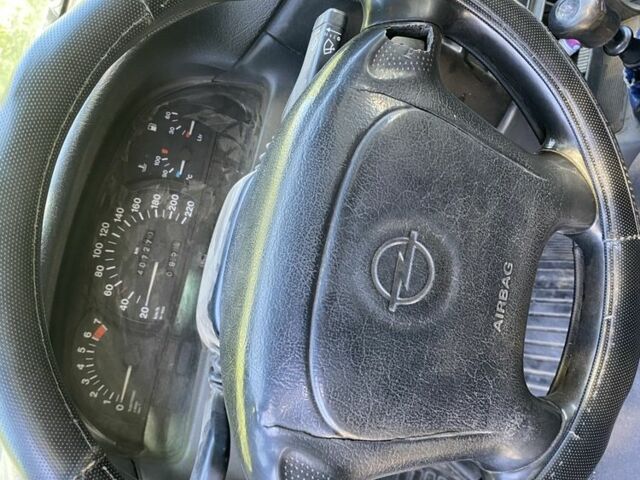 Зеленый Опель Вектра, объемом двигателя 1.8 л и пробегом 480 тыс. км за 999 $, фото 3 на Automoto.ua