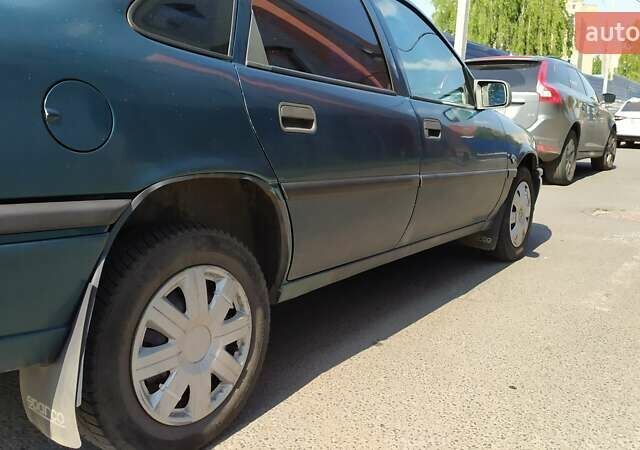 Зеленый Опель Вектра, объемом двигателя 1.6 л и пробегом 380 тыс. км за 1800 $, фото 17 на Automoto.ua