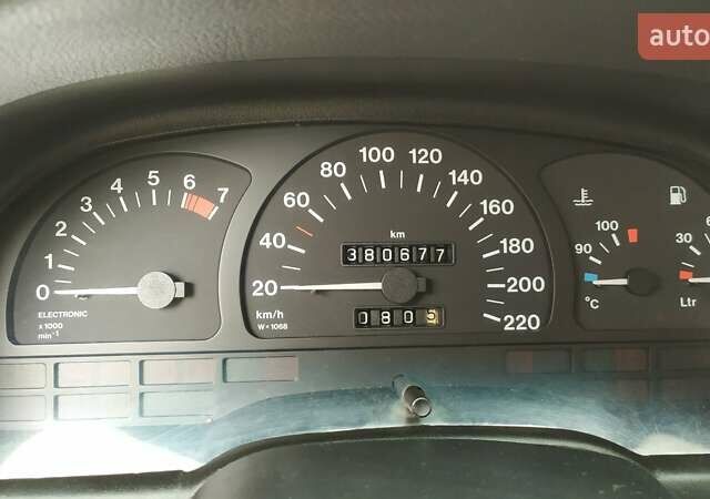 Зеленый Опель Вектра, объемом двигателя 1.6 л и пробегом 380 тыс. км за 1800 $, фото 11 на Automoto.ua