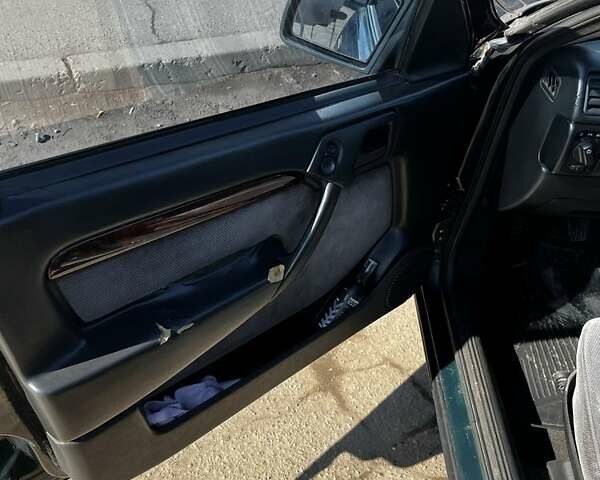 Зелений Опель Вектра, об'ємом двигуна 1.7 л та пробігом 300 тис. км за 2200 $, фото 5 на Automoto.ua