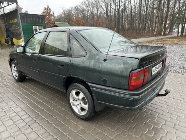 Зеленый Опель Вектра, объемом двигателя 10 л и пробегом 345 тыс. км за 2000 $, фото 4 на Automoto.ua