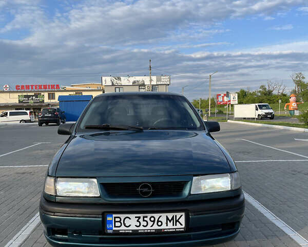 Зелений Опель Вектра, об'ємом двигуна 2 л та пробігом 300 тис. км за 1700 $, фото 2 на Automoto.ua