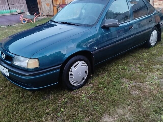 Зеленый Опель Вектра, объемом двигателя 1.8 л и пробегом 254 тыс. км за 1900 $, фото 3 на Automoto.ua